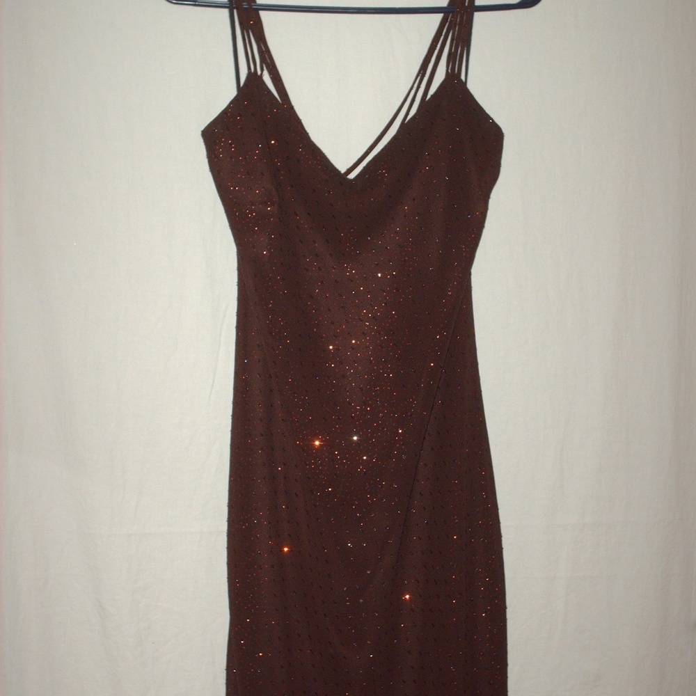 Lovely brown evening dress by Onyx Nite - Picture 2 of 8